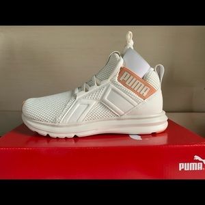 SZ 6 WN’S Puma Enzo Weave SoftFoam+ Sneakers